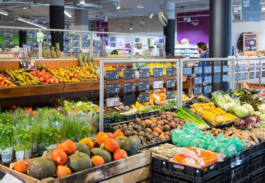 Medewerker biologische supermarkt Ekoplaza