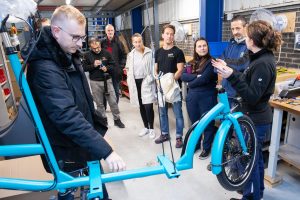 Bezoek uit Tsjechië op de fietsafdeling van UW