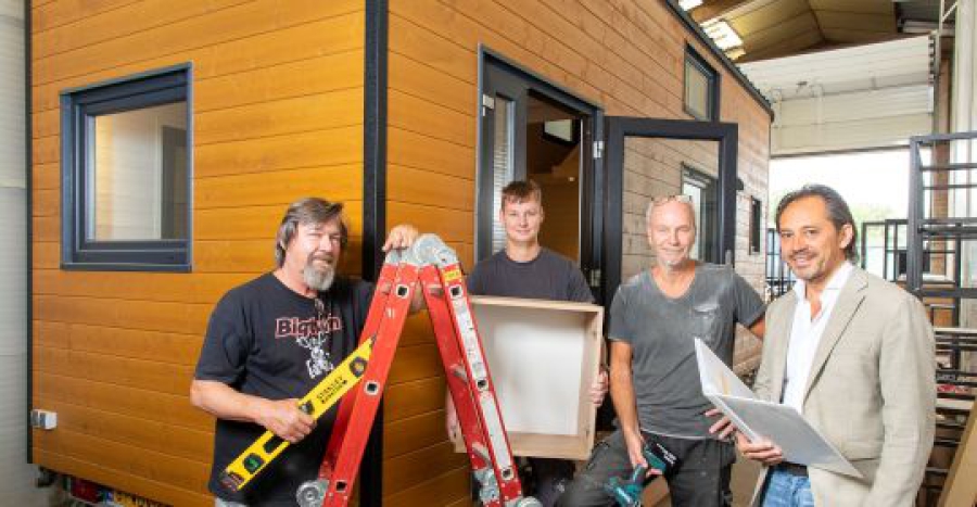 UW bouwt tiny houses af: “Meer kamers voor kwetsbare jongeren, meer werk voor medewerkers van UW”